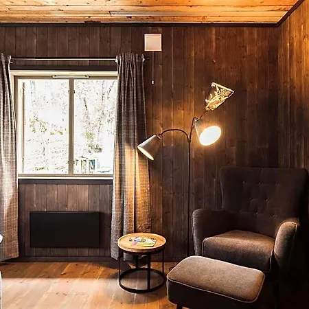 Gulbrakka Basecamp Mini-hôtel Glomfjord