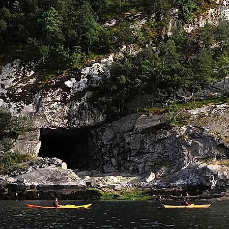 Mini-hôtel Gulbrakka Basecamp Glomfjord