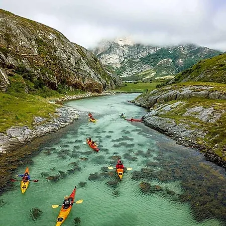 Gulbrakka Basecamp Penzion *